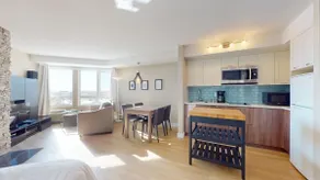 6-408 : Superior Studio - sleeps 4. - Image 2