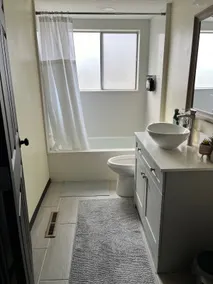 Urban Edge Apartment in the Heart of Logan - Image 3