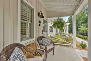 Deluxe King Cottage - Image 5