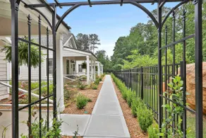 Deluxe King Cottage - Image 3