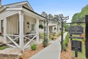 Deluxe King Cottage - Image 2