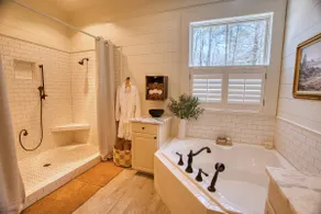 Southern Farm House 4 Br 4 Bath - Image 4