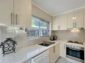 Ground floor one bedroom apartment in Elsternwick - Image 2