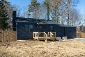 New Paltz Zen Wellness Cabin + Hot Tub /Fireplace - Image 4