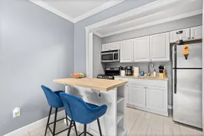 Modern Garden Condo w/ Heated Pool | 1BR - Image 3