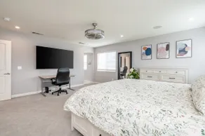 5B/4B - King Suite & EV Charger! - Image 3