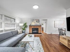 Stylish & Accessible 6Bd Home in Wexford/Pittsburg - Image 3