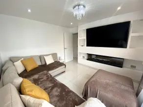 Elegant 3 Bedroom House - Image 2