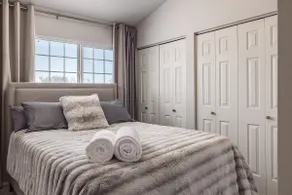 Charming Luxe Home Sleeps 4 - Image 4