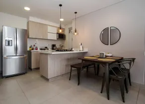 Luxury Apt with Panoramic Views - Image 3