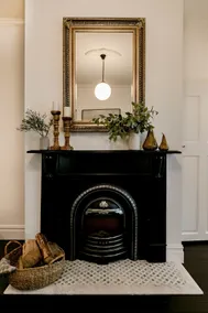 Narraweema Guesthouse for Adults - Luxe King Suite - Image 5