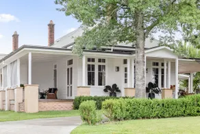 Narraweema Guesthouse for Adults - Luxe King Suite - Image 3