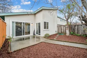 Jane's Home (LA) | Remodeled 2b2b +Backyard - Image 3