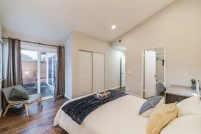 Jane's Home (LA) | Remodeled 2b2b +Backyard - Image 2