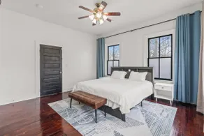 Downtown, USC, 3 TVs, Pets, King Bed, Quiet Area - Image 3