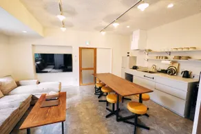 Semi-open-air bath with a view of the sky, an oasis in the city - 10-minute walk from Kochi Station, private floor rental STAY UWU 005 - Image 4