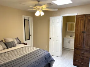 Cozy private apartment (Free Private Parking) - Image 3