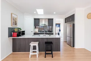 A Cosy 5Beds house in the Clyde - Image 2