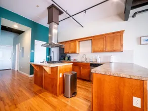 On Mass St • Stylish, Quiet & Super Cozy Stay - Image 4