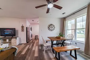 The Hub Farm - 0.5 miles from USM! - Image 4