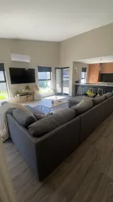 Central Modern Home - Image 4