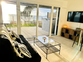 Favorite: Sea view and private beach access - Image 3
