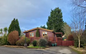 Elckys HOT TUB Holiday Lodge York - Image 2