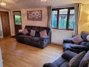 Elckys HOT TUB Holiday Lodge York - Image 3
