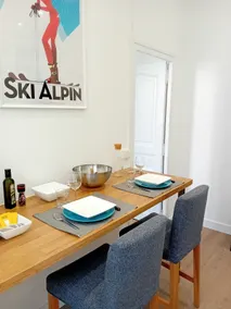 101 - 100% renovated apartment with spacious bedroom - Image 2