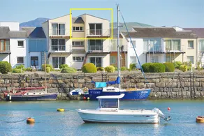 Harbour Haven: Spectacular Views - Image 2