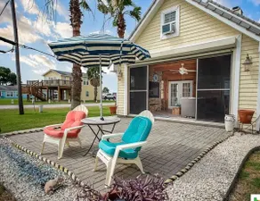 We Dig It - Magnolia Beachfront Cottage - Image 5