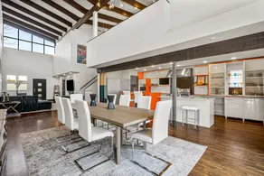 Sleek & Chic @ Cherry Street - Image 2