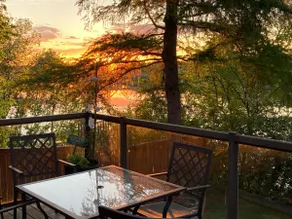 Waterfront lakehouse in heart of Sunset Country - Image 3