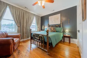 Chic 1920s Lounge, Vintage Vibes - Image 3