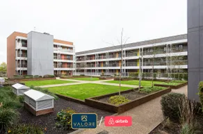 1Bed | Smart TV + Parking | Walk to Shops & Xscape - Image 4