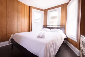 Unique 5BR 3BA minutes from the falls - Image 3
