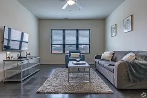UIUC Two Bedroom Unit on Green St! - Image 5