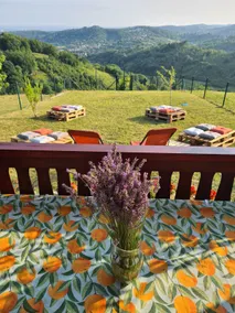 Charming wooden cabin in the mountains - Image 2