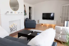 Charming Mediterranean Lower Flat - Image 2