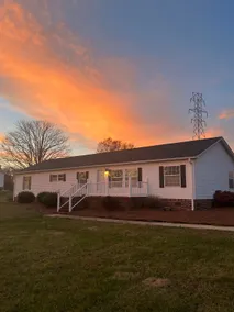 Quiet Clean 4BR pet friendly in town Large lot - Image 4