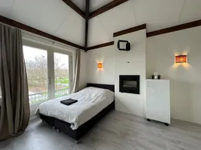 Spacious villa with hot tub & sauna for 10 people - Image 5