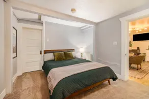 Sunnyside Gem - Quiet, Walkable, Central Location - Image 3