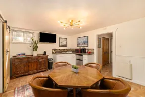 Sunnyside Gem - Quiet, Walkable, Central Location - Image 5