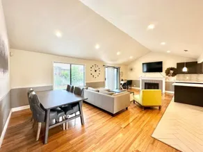 Pretty 4B2B Pleasanton House - Image 4