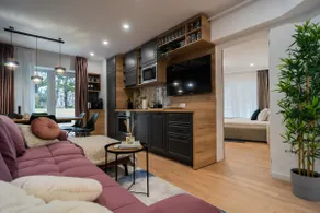 Urban Pearl - Old Town - Unique 4BR/3BA Apartment - Image 2