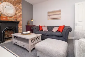 "Little Boat": A Modern Beachside Flat - Image 5