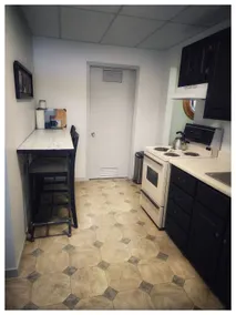 Bright Waterfront Lower-Level Suite - Image 4
