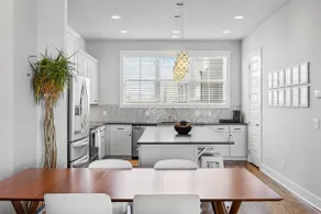 East Nash Rooftop 3 En-Suites City Views - Image 4