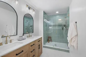 Kid & Pet Friendly Townhouse | I-65 + Shops - Image 2
