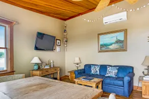 One Bed Overlooking Downtown MTK - Image 2